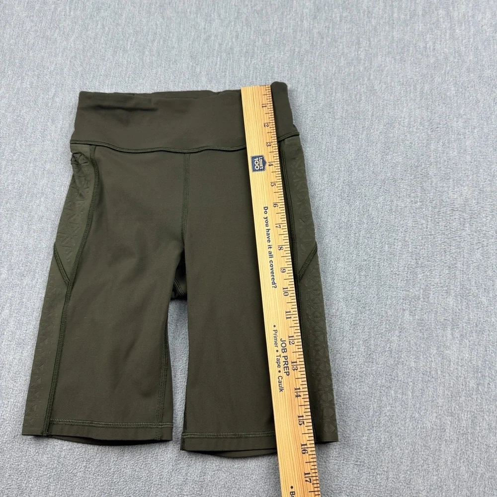 Lululemon Shorts Womens 2 Green Strength & Sweat 8